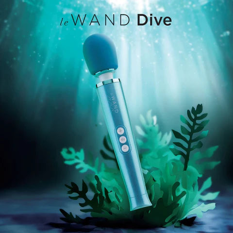 Le Wand Dive IPX8 Rechargeable Wand