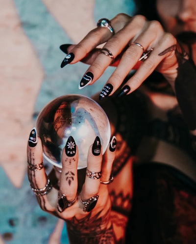 Rave Nailz-Ouija