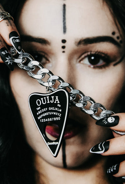 Rave Nailz-Ouija